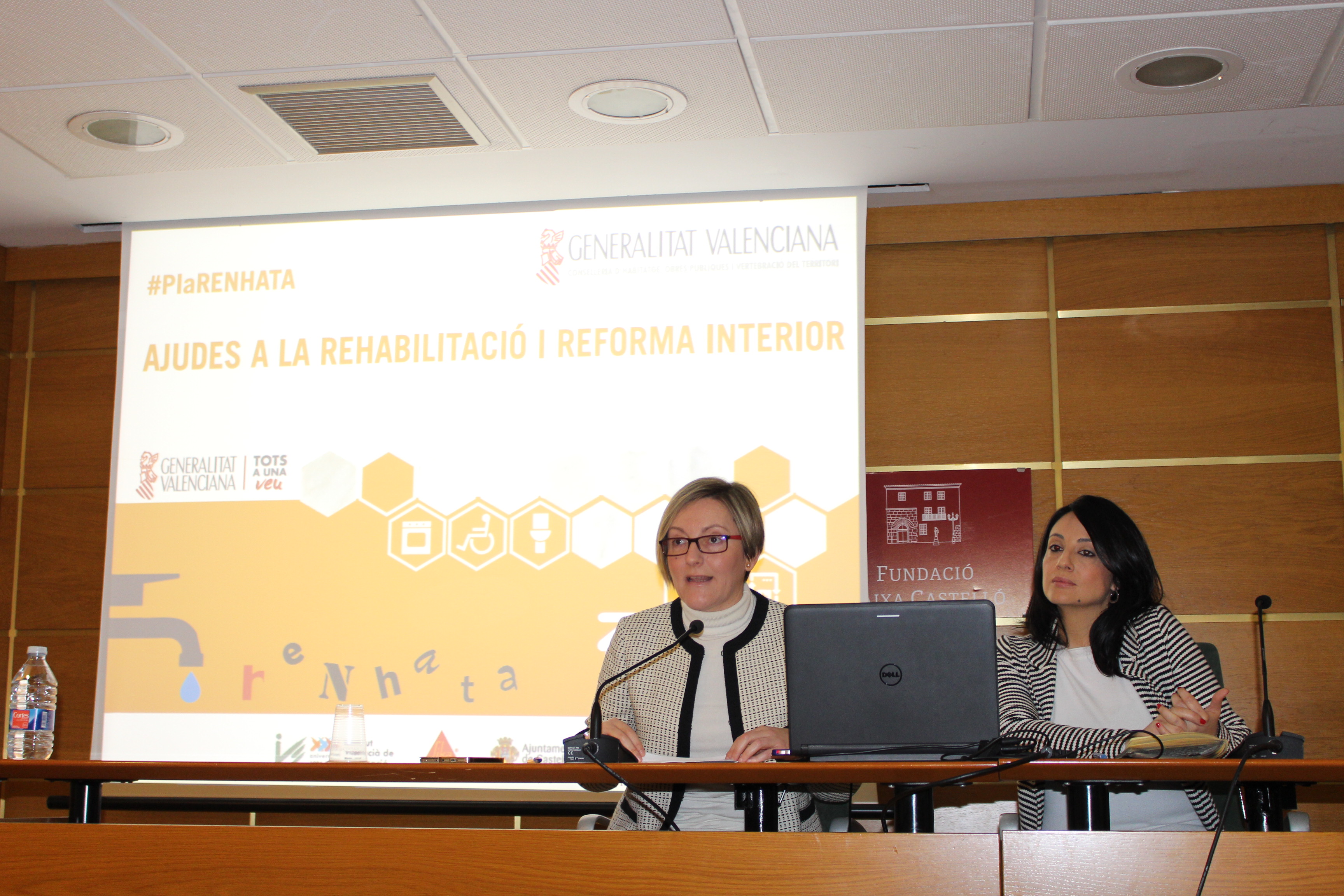 Una herramienta informática permitirá a los usuarios estimar el coste de las reformas y los trámites del Plan Renhata de baños, cocinas y accesibilidad