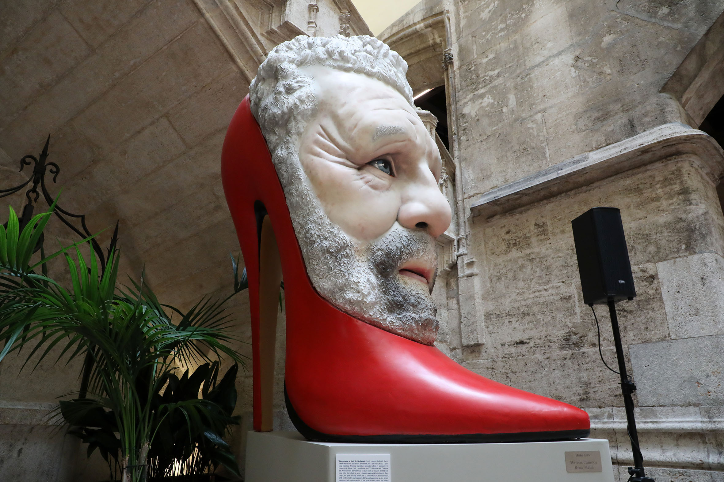 El Palau de la Generalitat acoge una exposición del museo del Gremi Art...