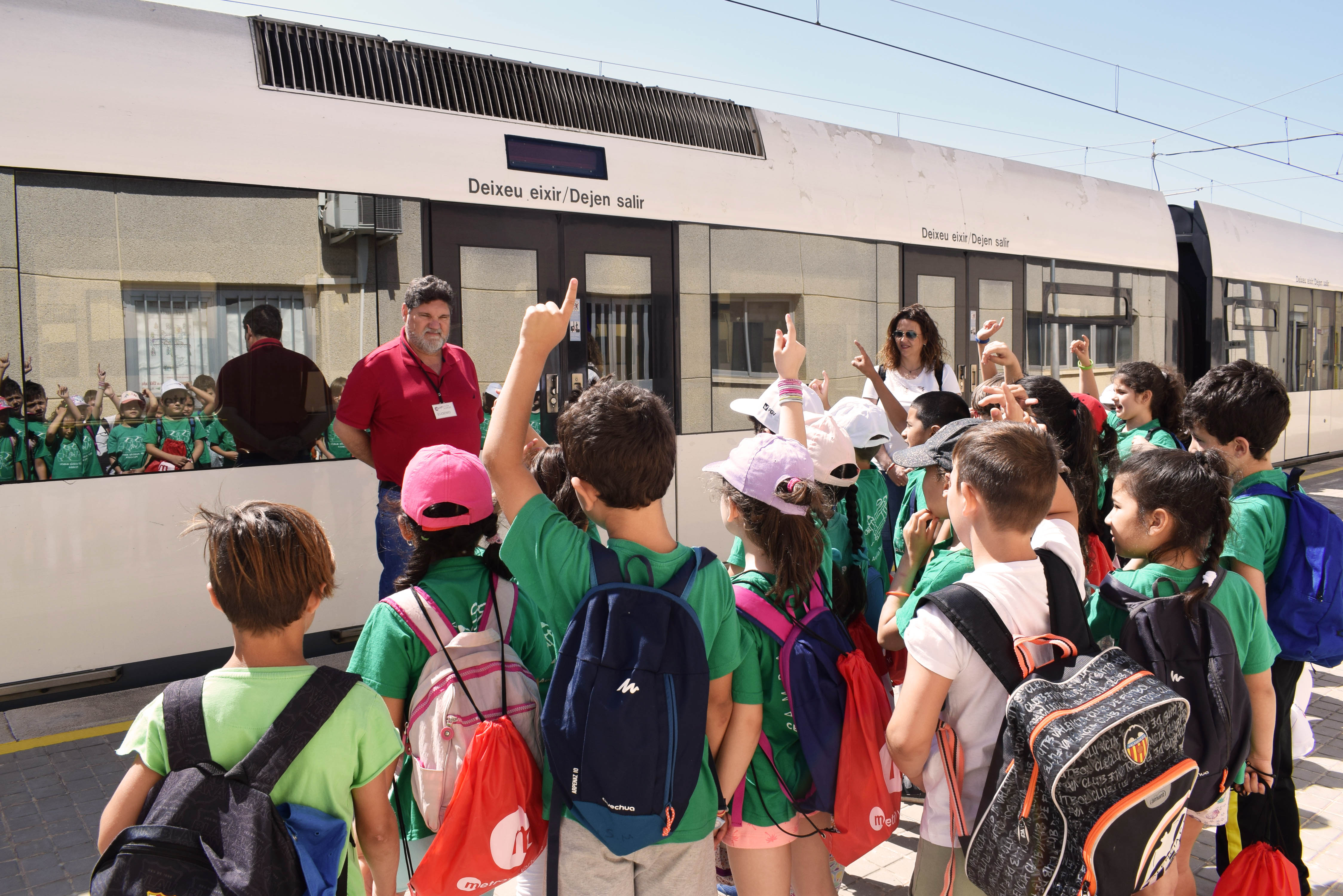 Novedad Patriótico Novela de suspenso GVA.ES: Metrovalencia recibe la visita de alumnos y alumnas del Colegio  Ausias March de Picanya