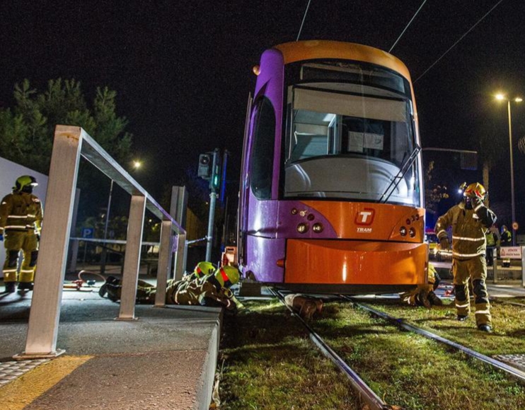 El TRAM d"Alacant realiza un simulacro de arrollamiento de un peatón en...