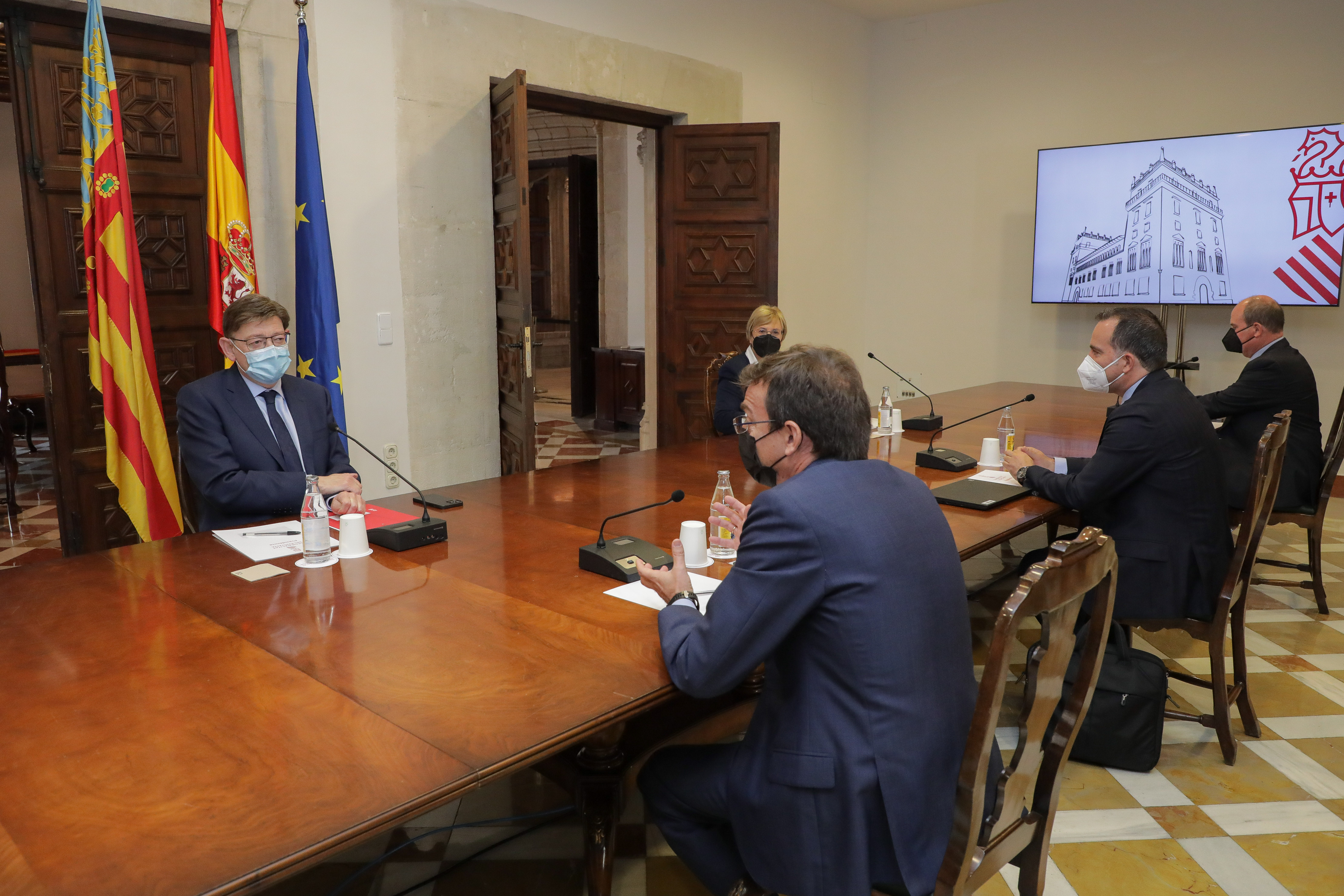 Ximo Puig anuncia que la Comunitat Valenciana rebrà dos milions de dosi...